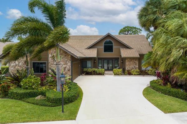 Frenchmen's Landing, 2707 Biarritz Dr, West Palm Beach, Florida 33410, image 1