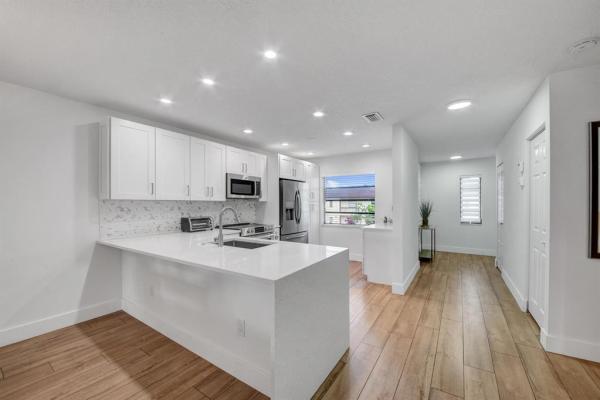 Fairways Of Boca Lago, 21211 Lago Cir #D, Boca Raton, Florida 33433, image 1