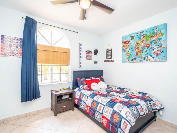 Twin Lake Shores Central, 13091 SW 141st St, Three Lakes, Florida 33186, image 2