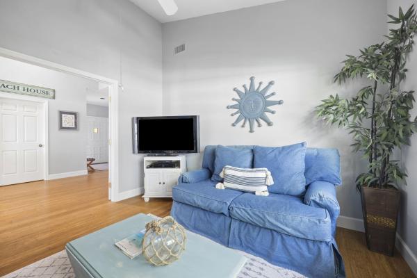 Jupiter Inlet Cove, 851 Saturn St #F, Jupiter, Florida 33477, image 1