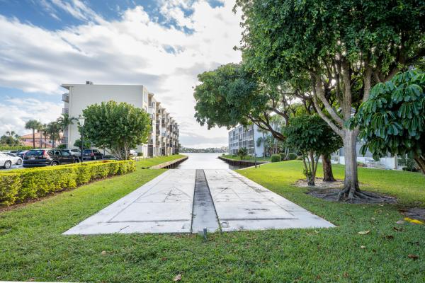 Hidden Harbour Of The Palm Beaches, 890 N Federal Hwy #402, Lantana, Florida 33462, image 2