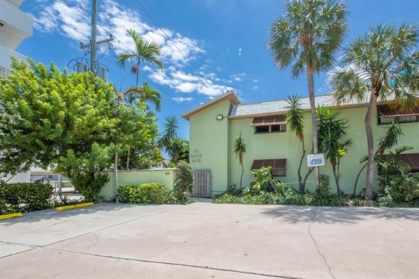 Courtyard, 111 Lake Ave #7, Lake Worth Beach, Florida 33460, image 1