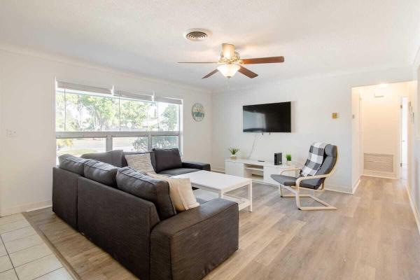 Boynton Beach No HOA, 182 SE 27th Ave, Boynton Beach, Florida 33435, image 3