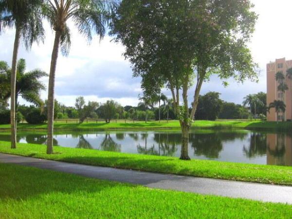 Huntington Lakes 5, 7290 Ashford Pl #203, Delray Beach, Florida 33446, image 1