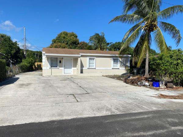 Whispering Palms, 1202 15th Ave, Lake Worth Beach, Florida 33460, image 1