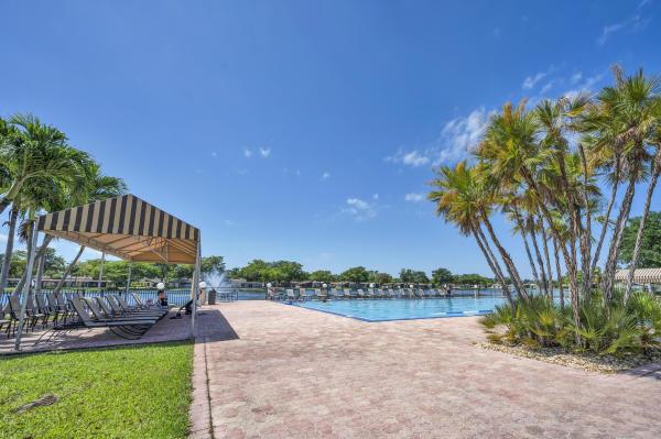 Villas At Carriage Hills Lakeside, 200 Berkley Rd #106, Hollywood, Florida 33024, image 2