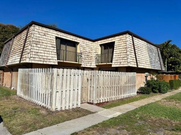 Lakewood Of Palm Springs, 158 Lake Arbor Dr, Palm Springs, Florida 33461, image 2