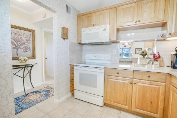 Lake Clarke Gardens, 2728 N Garden Dr N #209, Lake Worth, Florida 33461, image 2