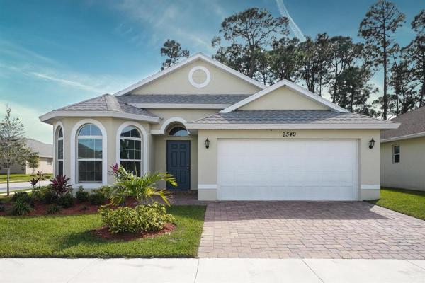 Morningside Palm Breezes Club, 9748 Starboard Dr, Fort Pierce, Florida 34945, image 1