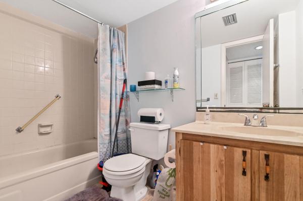 Huntington Lakes 1, 6515 Kensington Ln #205, Delray Beach, Florida 33446, image 2