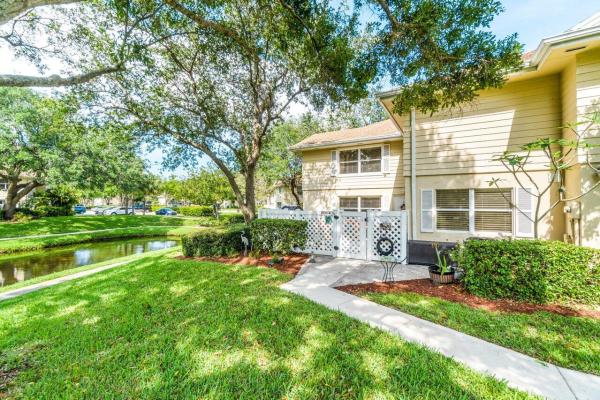 Wellesley At Lake Clarke Shores, 8136 Bridgewater Ct #36A, Lake Clarke Shores, Florida 33406, image 3
