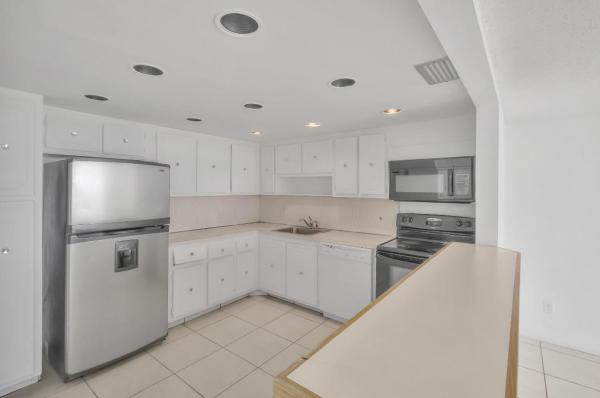 Sailboat Cay, 13499 Biscayne Blvd #910, North Miami, Florida 33181, image 1