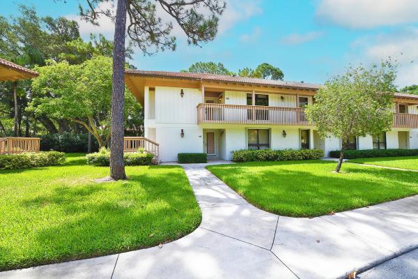 Golf Villas, 123 Brackenwood Rd, Palm Beach Gardens, Florida 33418, image 1