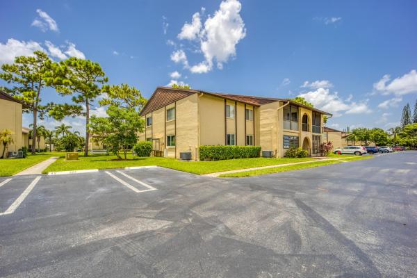 Pine Ridge 3, 333 Pine Ridge Cir #D1, Greenacres, Florida 33463, image 1
