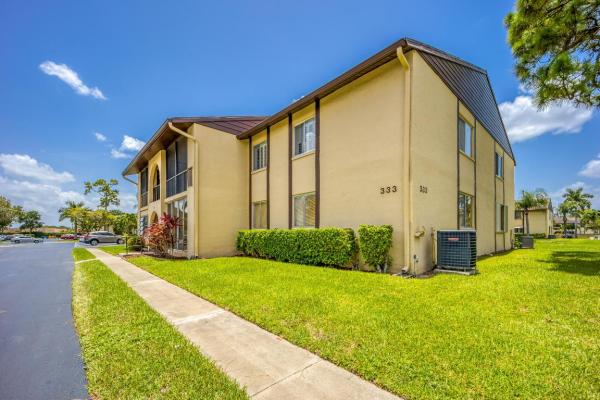 Pine Ridge 3, 333 Pine Ridge Cir #D-1, Greenacres, Florida 33463, image 3
