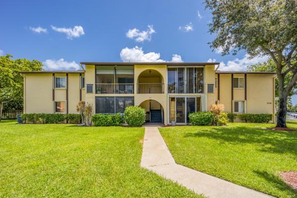 Pine Ridge 3, 329 Pine Ridge Cir #D1, Greenacres, Florida 33463, image 1