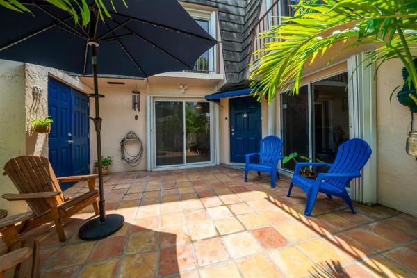 Singer Island Palms, 118 Linda Ln #B, Palm Beach Shores, Florida 33404, image 1