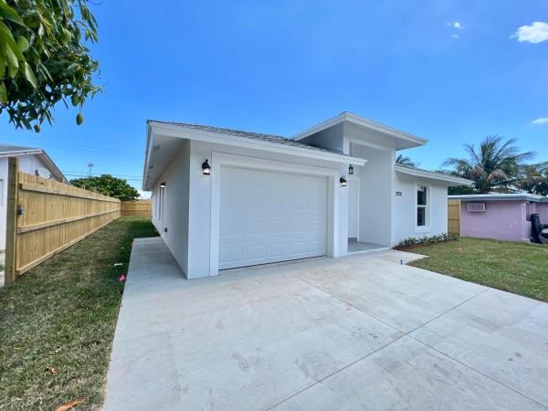 Tropical Terrace, 7838 Terrace Rd, Lake Worth, Florida 33462, image 2