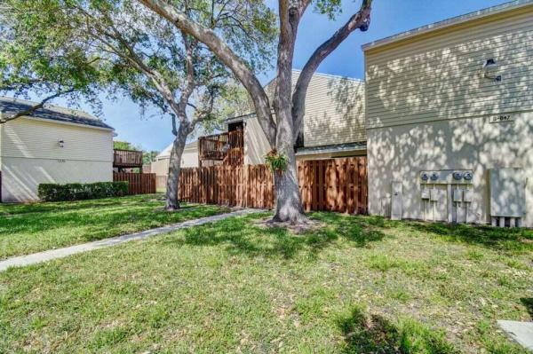 Eden Place, 647 Executive Center Dr #S103, West Palm Beach, Florida 33401, image 1