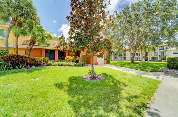 Estada Of Los Paseos, 20998 Estada Ln, Boca Raton, Florida 33433, image 1