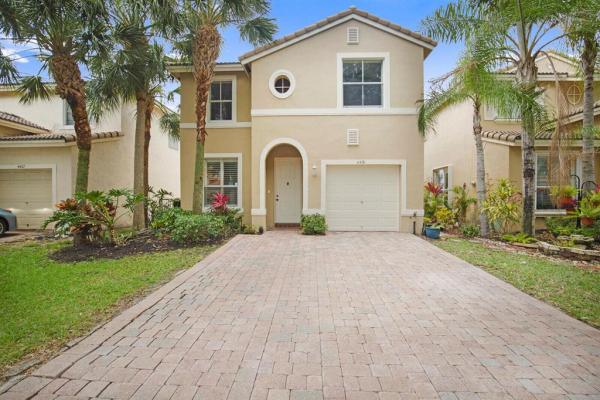 Tahoe At Lakes Of Laguna, 4431 Lake Lucerne Cir, West Palm Beach, Florida 33409, image 1