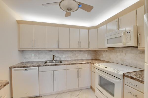 Newcastle At Century Village, 3045 Newcastle C, Boca Raton, Florida 33434, image 2