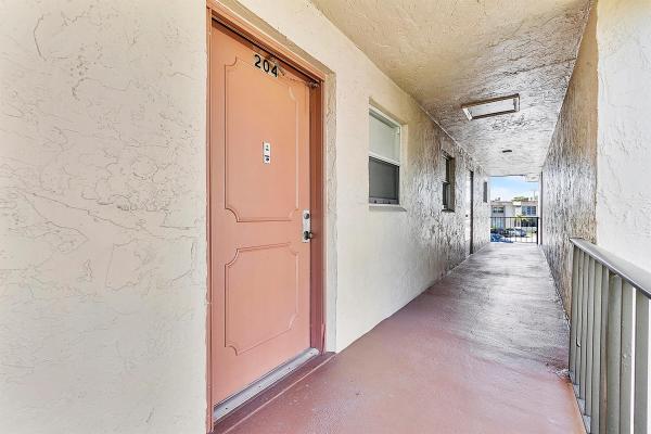 Lakeside Village, 700 Lori Dr #204, Palm Springs, Florida 33461, image 1