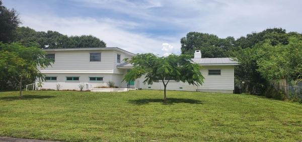 Sunrise Estates, 1002 Pennsylvania Ave, Fort Pierce, Florida 34950, image 2