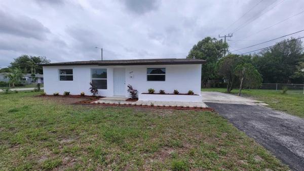 Gramercy Park, 5270 Marcia Pl, West Palm Beach, Florida 33407, image 1