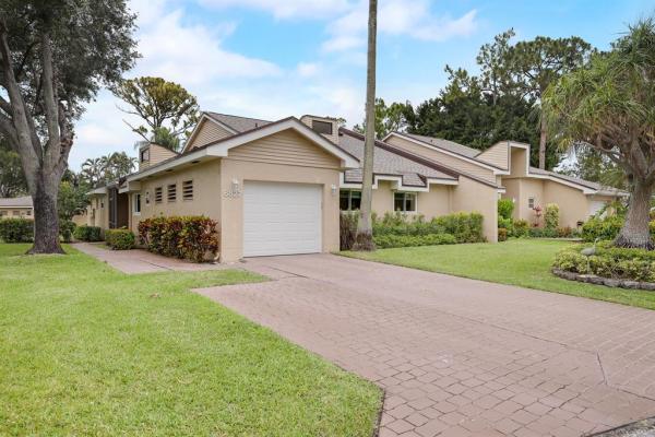 Marseilles Court At The Fountains Of Palm Beach, 6827 Fountains Cir, Lake Worth Beach, Florida 33467, image 1