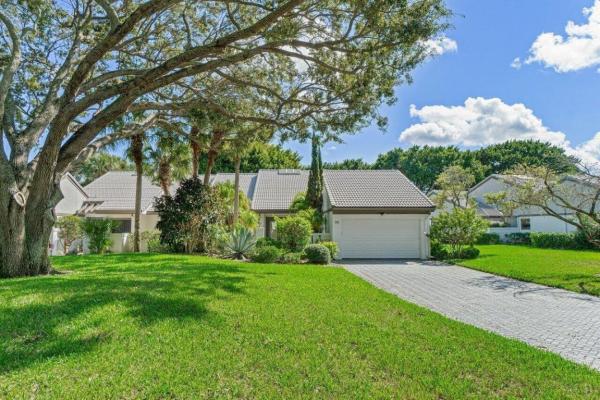 Essex At Hunters Run, 32 Clubhouse Ln, Boynton Beach, Florida 33436, image 1