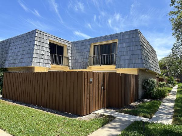 Springdale, 521 Springdale Cir, Palm Springs, Florida 33461, image 2