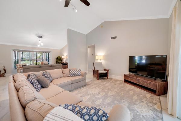 Sugar Pond Manor, 13758 Exotica Ln, Wellington, Florida 33414, image 2