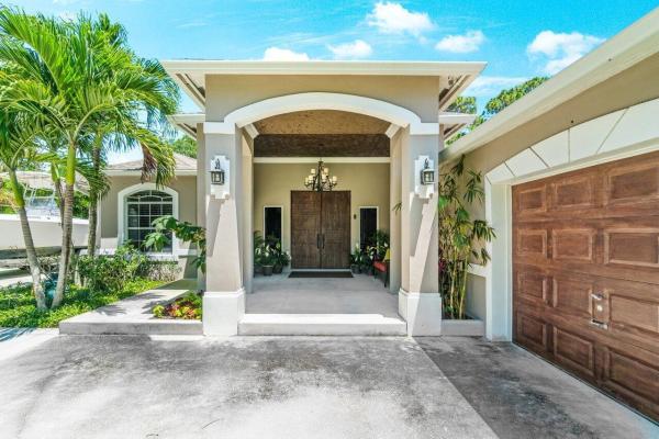 Square Lake, 8212 S Virginia Ave, Palm Beach Gardens, Florida 33418, image 1