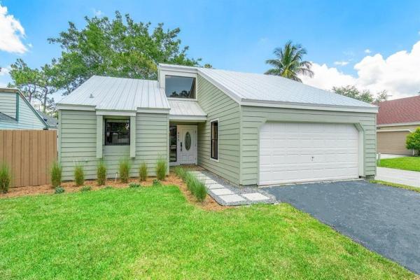 Tree Tops Of Wellington, 436 Park Forest Way, Wellington, Florida 33414, image 1