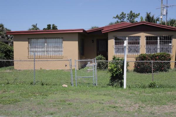 Raders, 692 SW 5th St, Belle Glade, Florida 33430, image 1