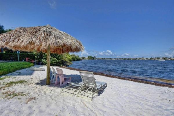 Hypoluxo's Mariner's Cay, 900 Scotia Dr #105, Hypoluxo, Florida 33462, image 1