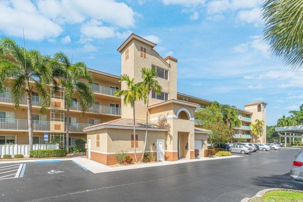 Coral Cove At Coral Lakes, 5777 Gemstone Ct #206, Boynton Beach, Florida 33437, image 1