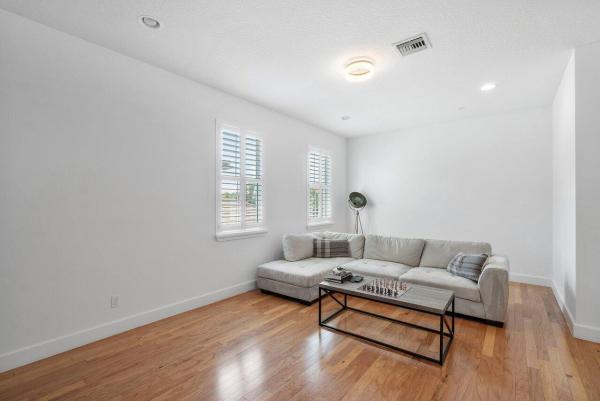 Pointe 100, 22954 Clear Echo Dr #31, Boca Raton, Florida 33433, image 3