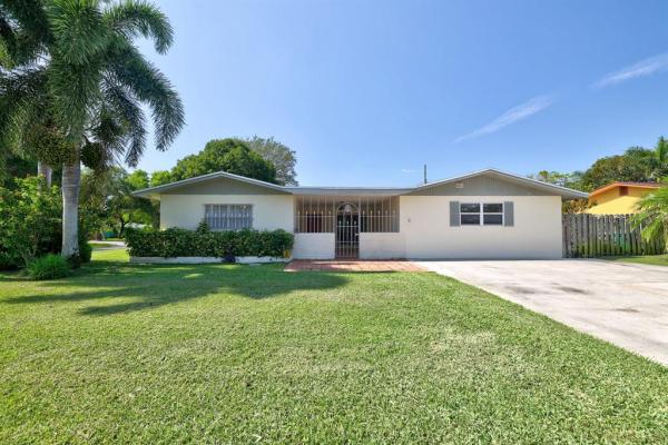 Orange Blossom Estates, 2401 Holiday Ct, Fort Pierce, Florida 34982, image 1