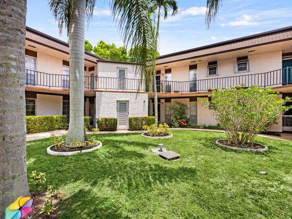 Greenway Village North, 4 Greenway #208, Royal Palm Beach, Florida 33411, image 1