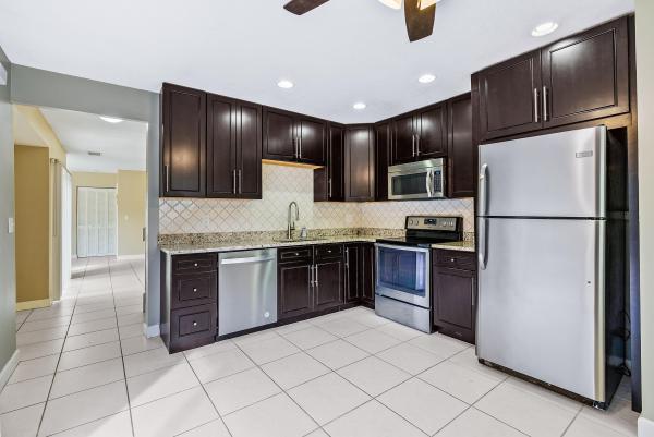 Prestwick Chase, 357 Prestwick Cir #3, Palm Beach Gardens, Florida 33418, image 2