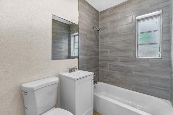 Whispering Palms, 1214 S 14th Ct, Lake Worth Beach, Florida 33460, image 2