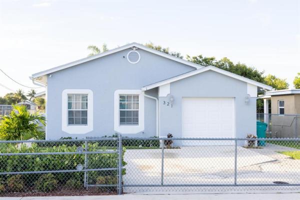 Laneharts, 321 NE 13th Ave, Boynton Beach, Florida 33435, image 1