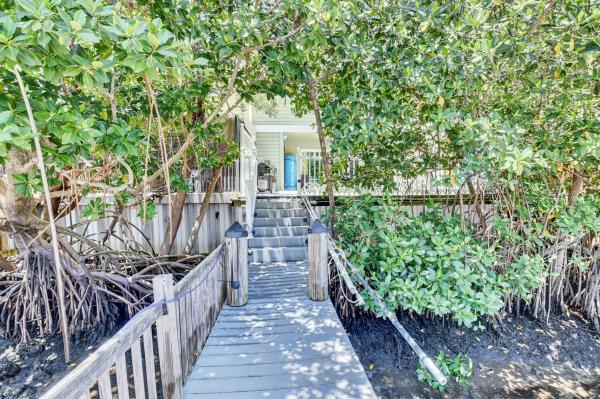Manatee Cove, 646 Mariners Way, Boynton Beach, Florida 33435, image 2