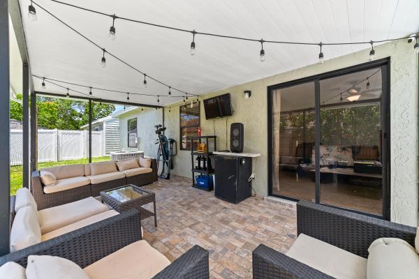 Tudor Woods, 11120 N Terradas Ln, Boca Raton, Florida 33428, image 2
