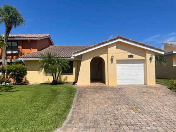 Estada Of Los Paseos, 20966 Estada Ln, Boca Raton, Florida 33433, image 1