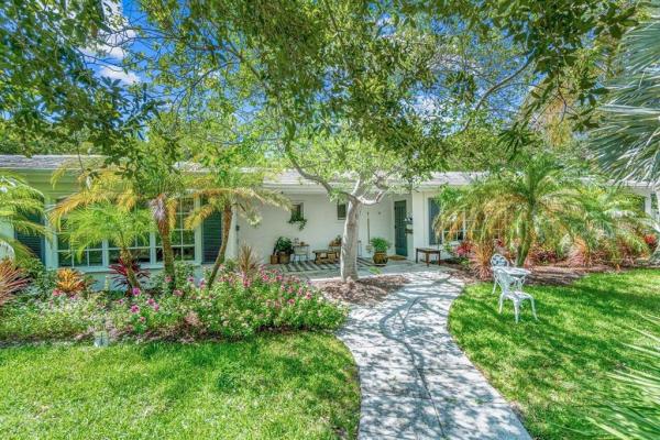Chevy Chase, 208 Beverly Dr, Delray Beach, Florida 33444, image 1