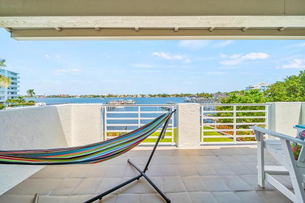 Coconut Cove Of Lantana, 322 N Lake Dr, Lantana, Florida 33462, image 3
