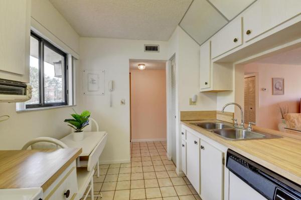 Boca Terrace, 906 SW 9th Street Cir #105, Boca Raton, Florida 33486, image 1